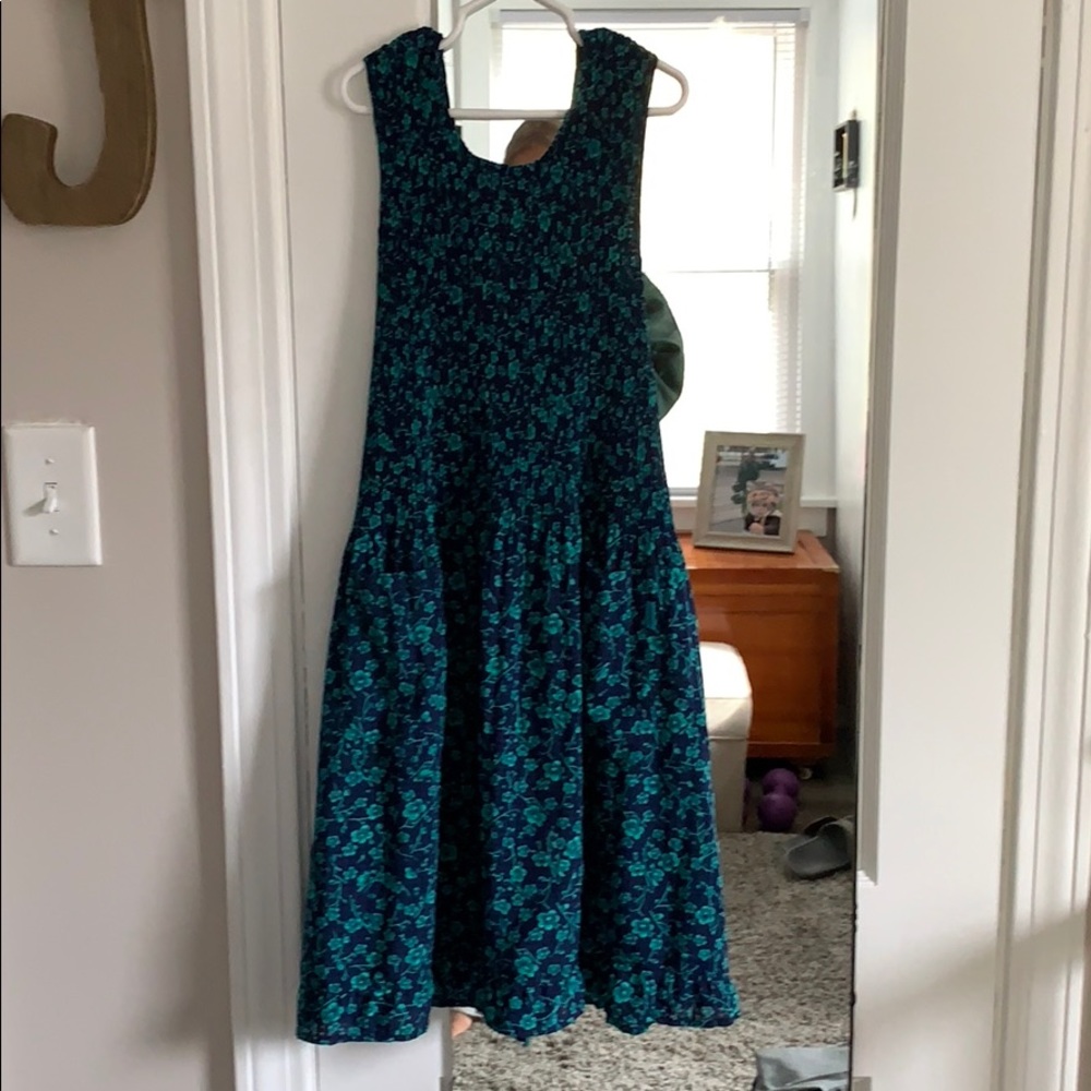 Cute little dress. Size small.